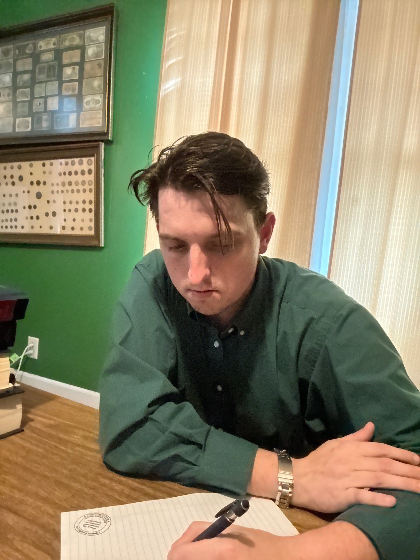 Hunter Green White Button up IZOD (Like new)